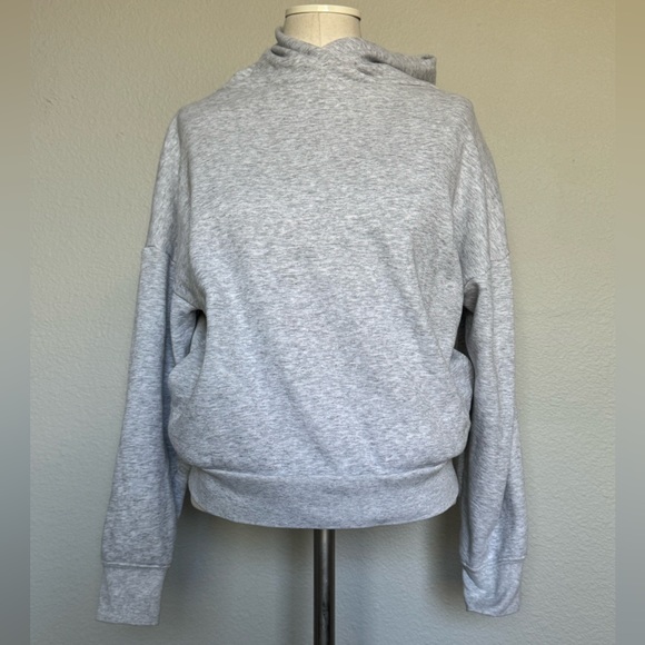 Fabletics - eco go-to pocket hoodie - Picture 4 of 9